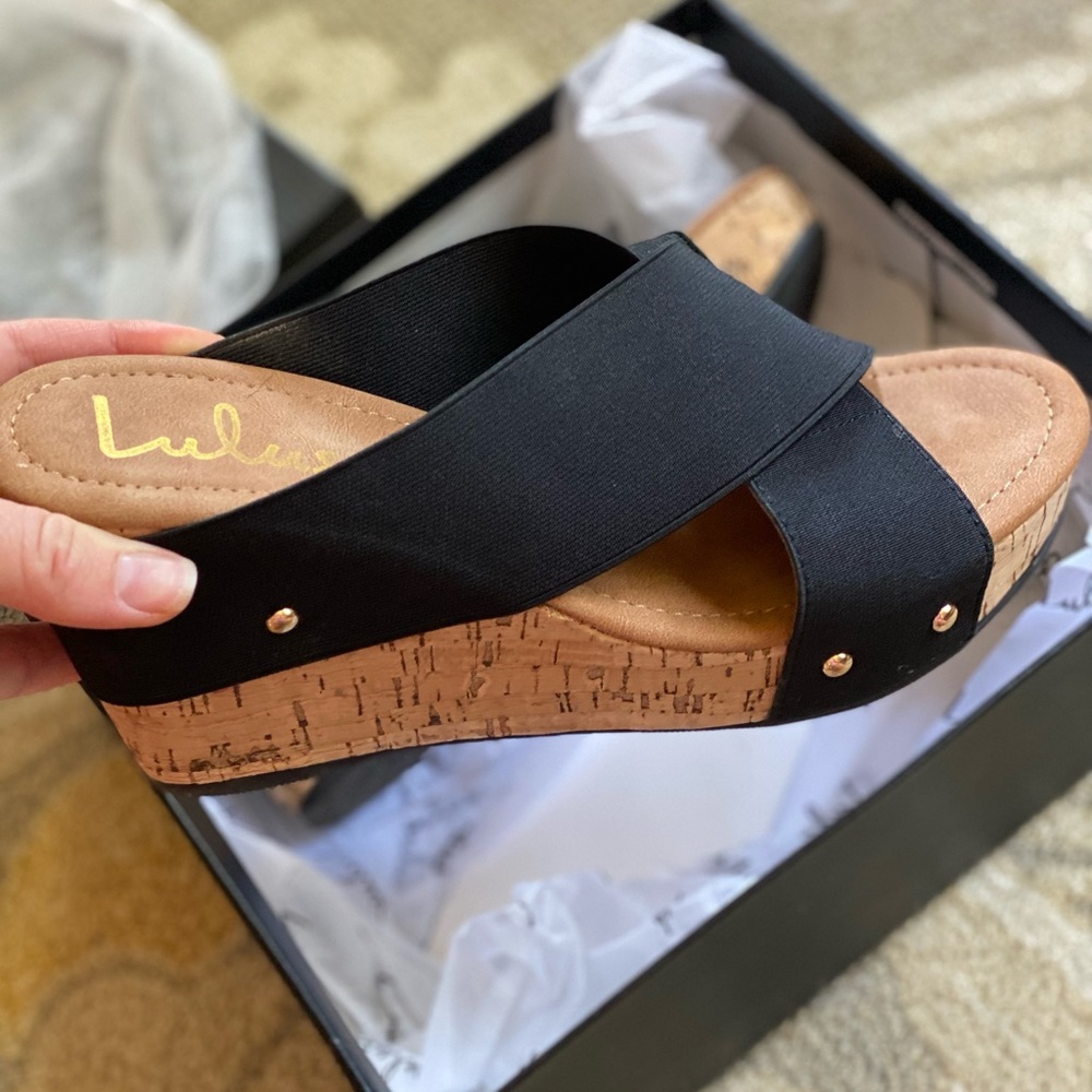 Black lulu wedges